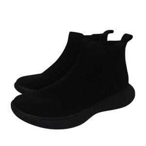 Black knit Vivaia urban sneakers sz 40 9.5